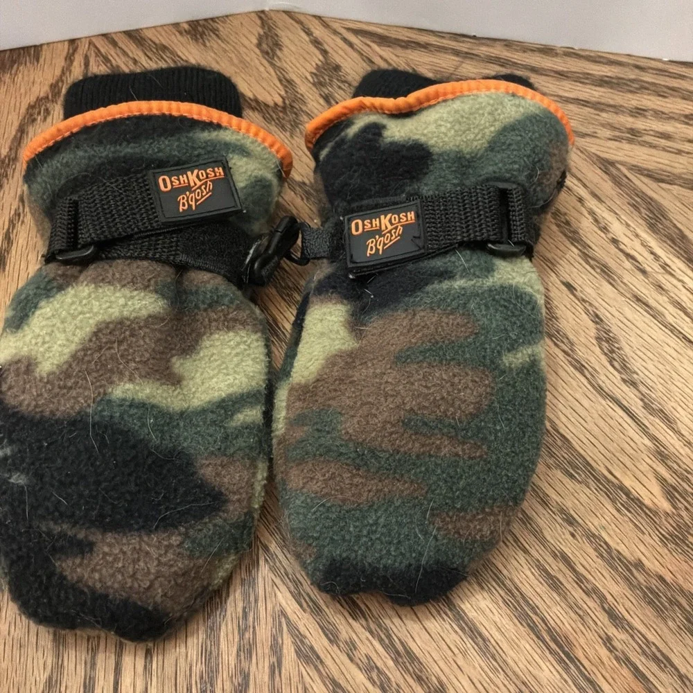 Oshkosh B'gosh Winter Mittens Thinsulate 40 Grams‎ Green Camo Waterproof